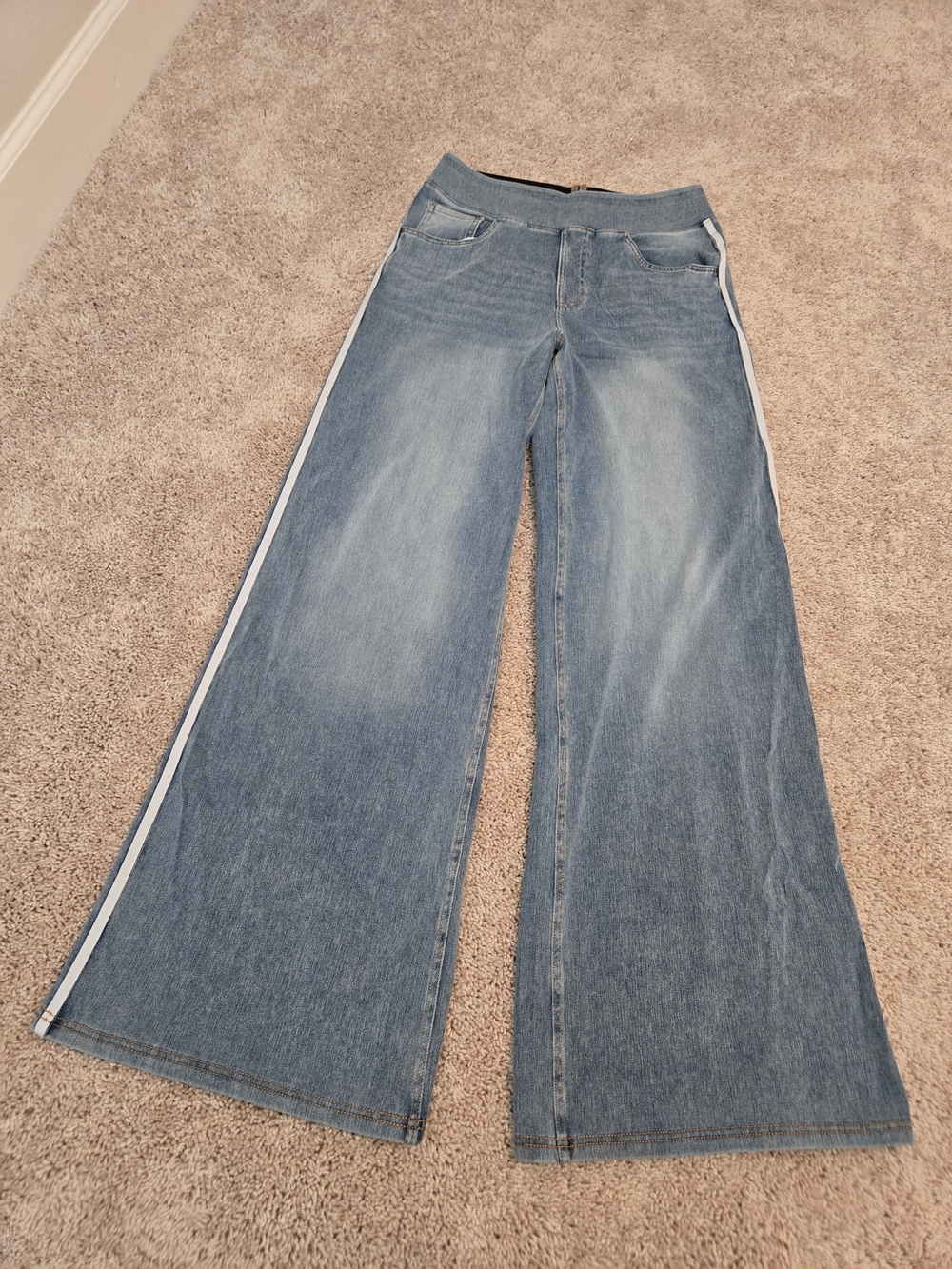 NEW $69.99 HALARA wide leg side stripe flex denim jeans - blue Medium Regular 14